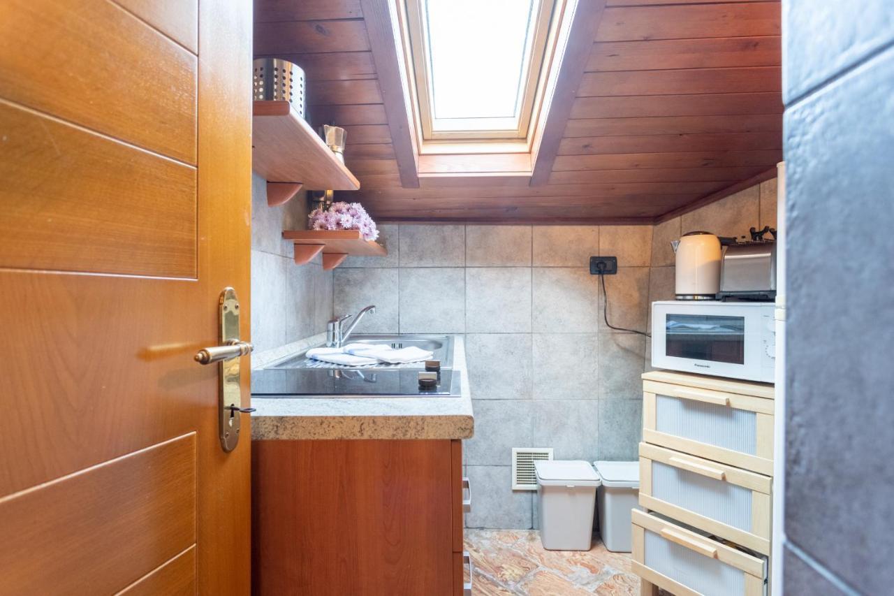 Blue Attic - Historical Como City Center By Rent All Комо Екстер'єр фото