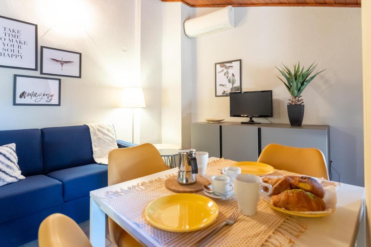 Blue Attic - Historical Como City Center By Rent All Комо Екстер'єр фото