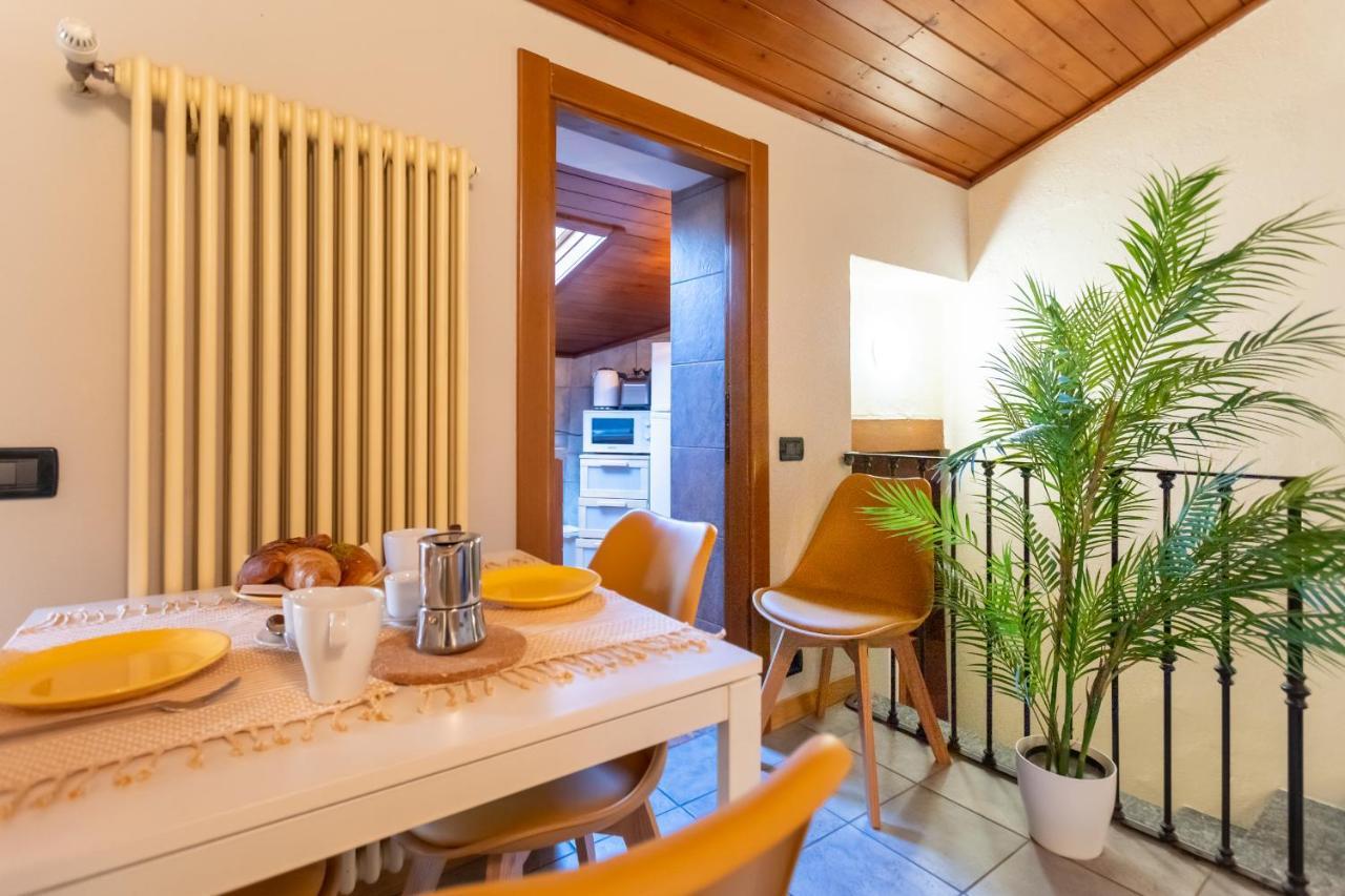 Blue Attic - Historical Como City Center By Rent All Комо Екстер'єр фото