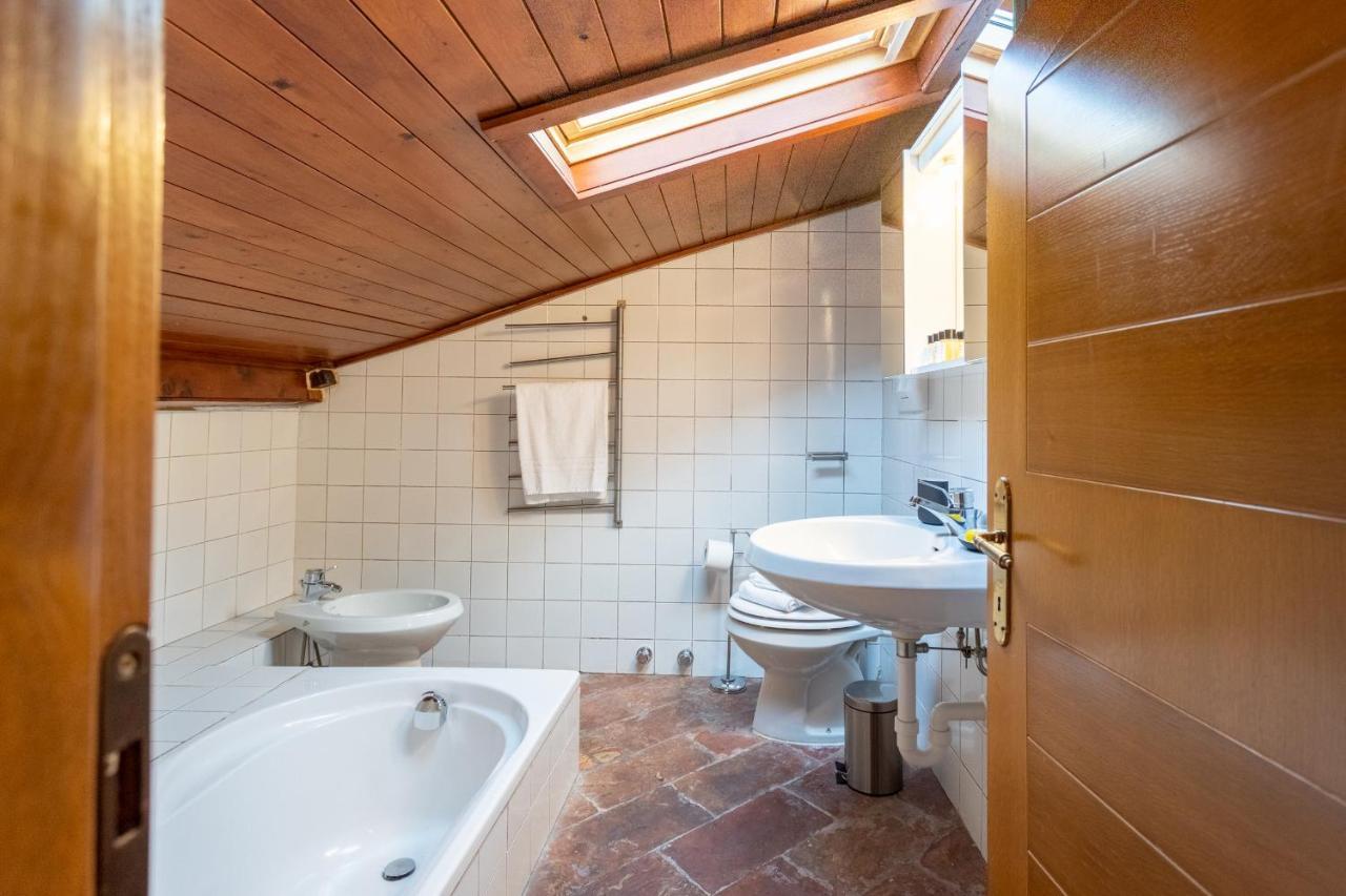 Blue Attic - Historical Como City Center By Rent All Комо Екстер'єр фото
