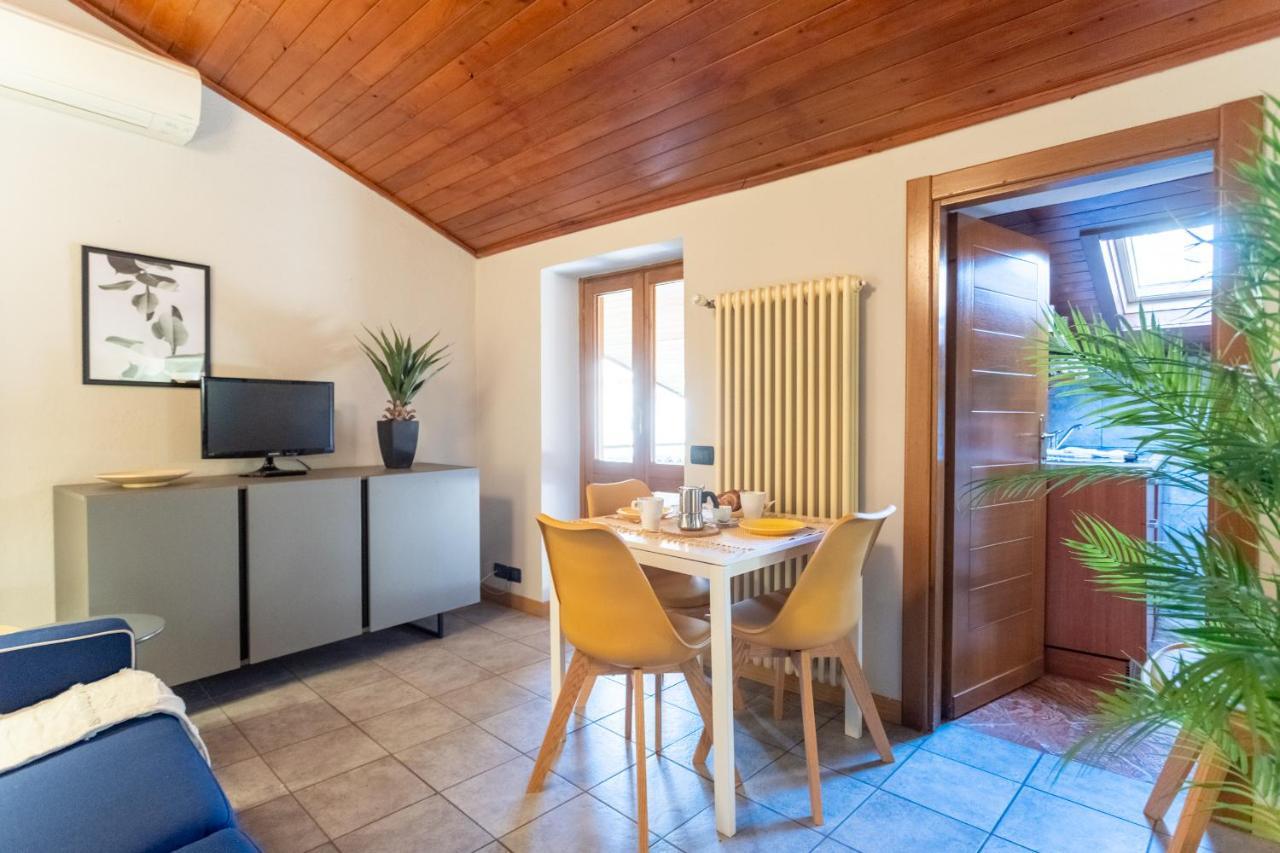 Blue Attic - Historical Como City Center By Rent All Комо Екстер'єр фото