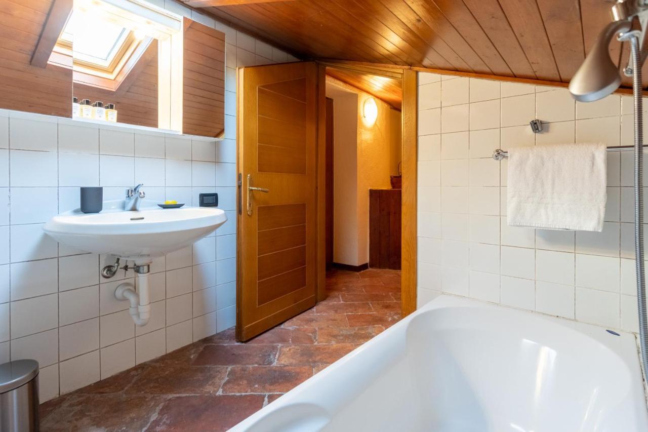 Blue Attic - Historical Como City Center By Rent All Комо Екстер'єр фото