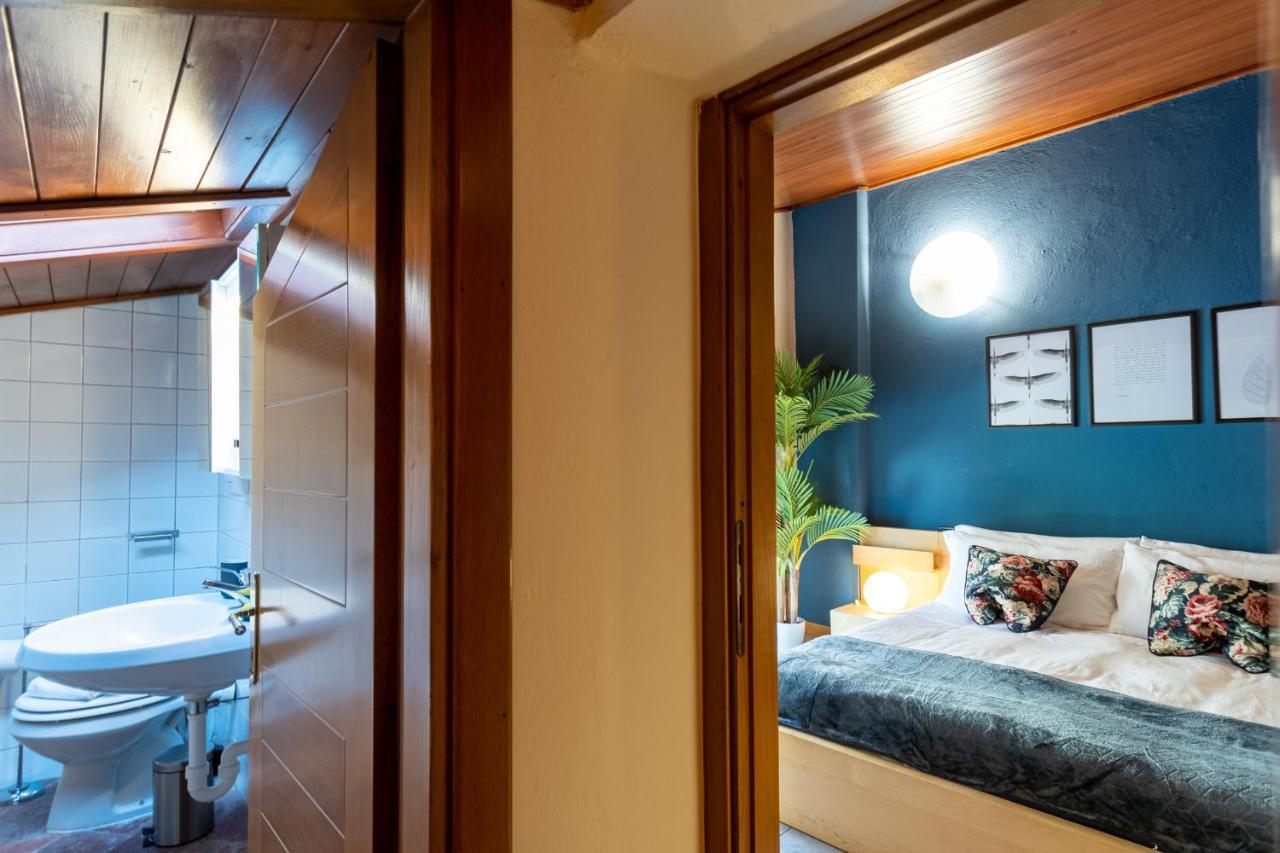 Blue Attic - Historical Como City Center By Rent All Комо Екстер'єр фото